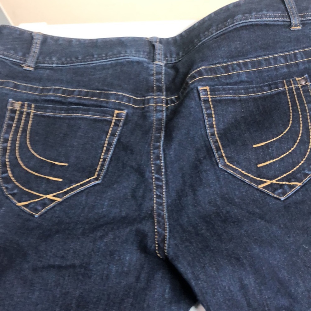 Capris - Picture 4 of 5